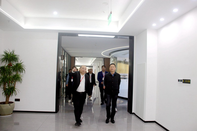 市工商聯(lián)黨組成員、副主席李先進(jìn)調(diào)研圣普集團(tuán) 贊譽(yù)“專(zhuān)精特新”發(fā)展模式